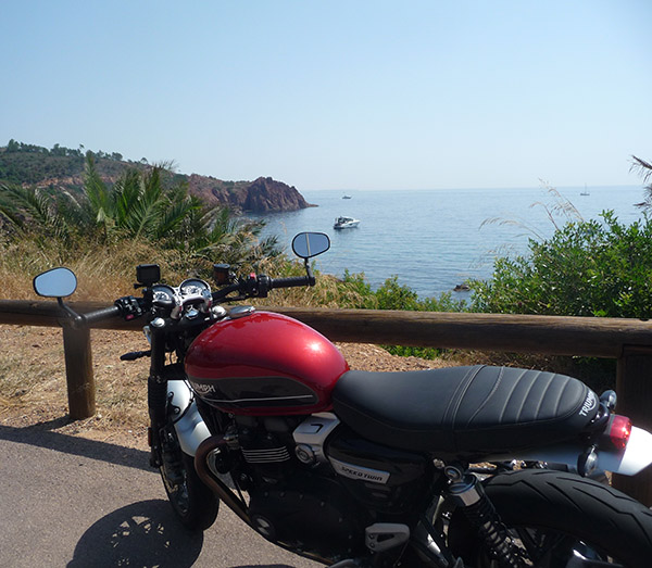 Motorcycle rent close to Cannes