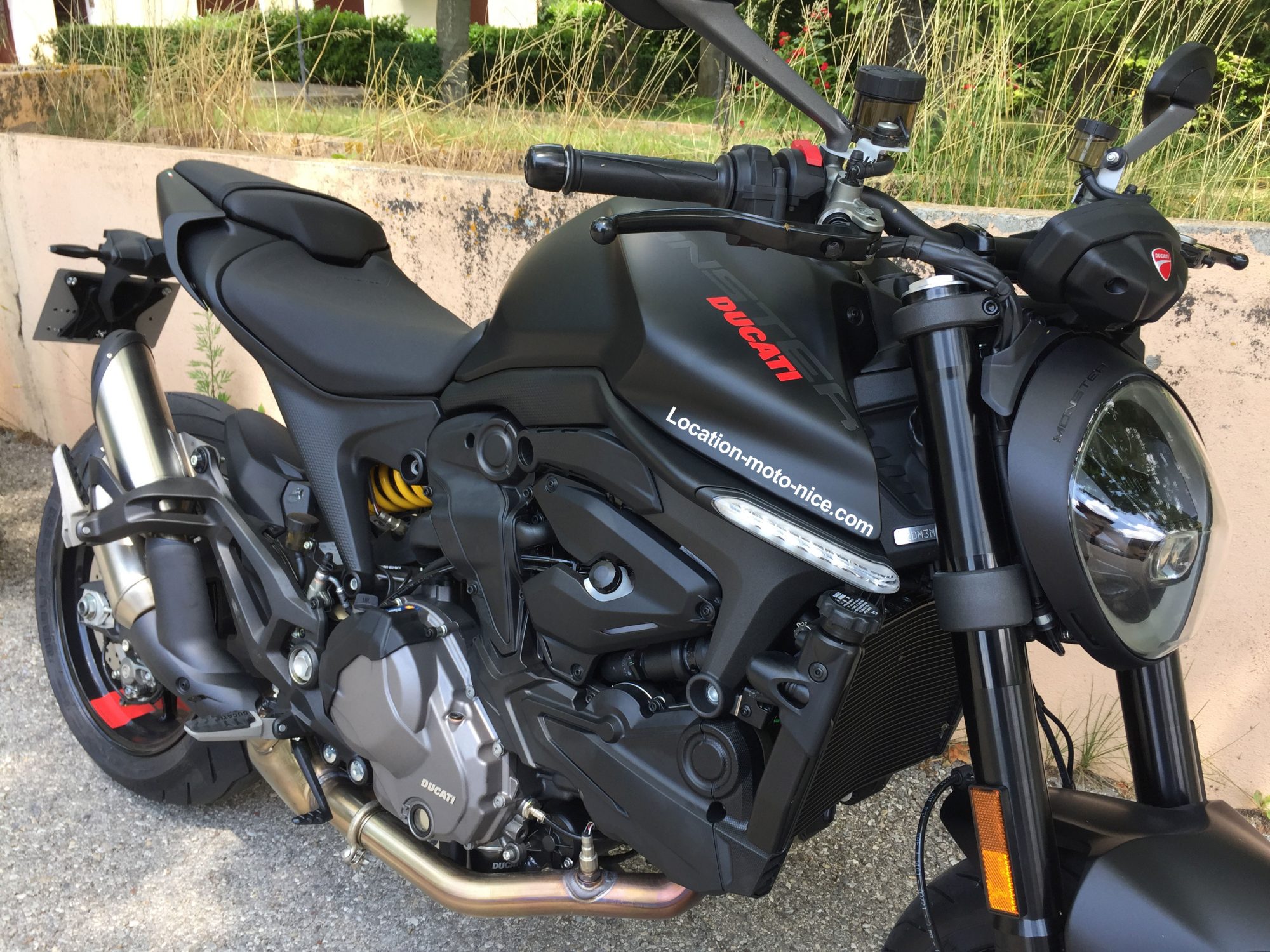 Rent Ducati Monster Cannes