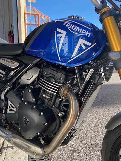 Hire motorcycle A2 at Nice airport
